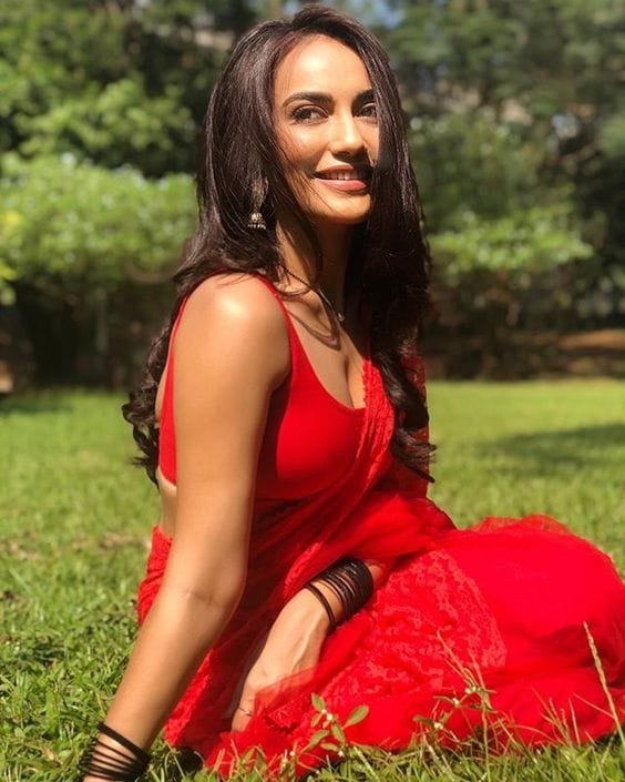 surbhi jyoti images free download
